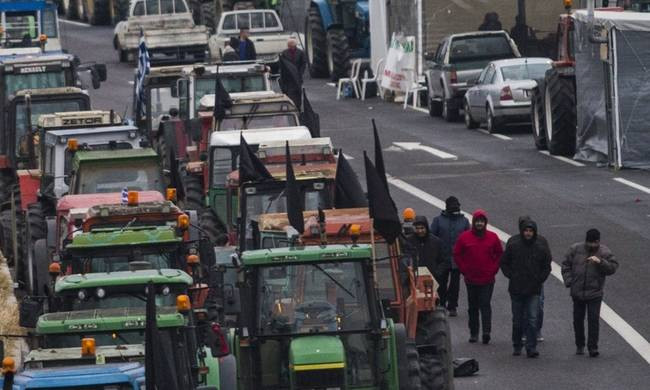 Συνεχίζουν ακάθεκτοι τον αγώνα οι αγρότες της Μακεδονίας – Που υπάρχουν μπλόκα